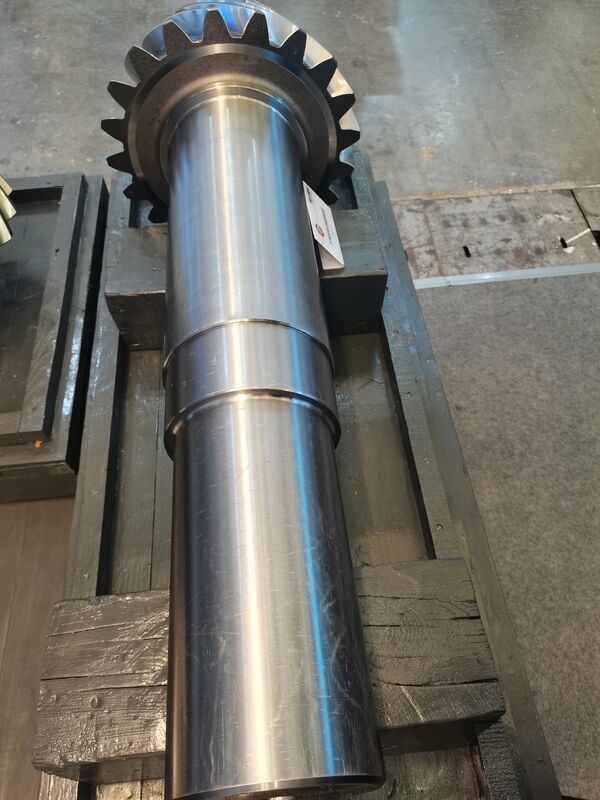 Set Gear Bevel Spiral dengan Precision Tinggi dengan Kekerasan HRC45-62 untuk Reducer Crusher